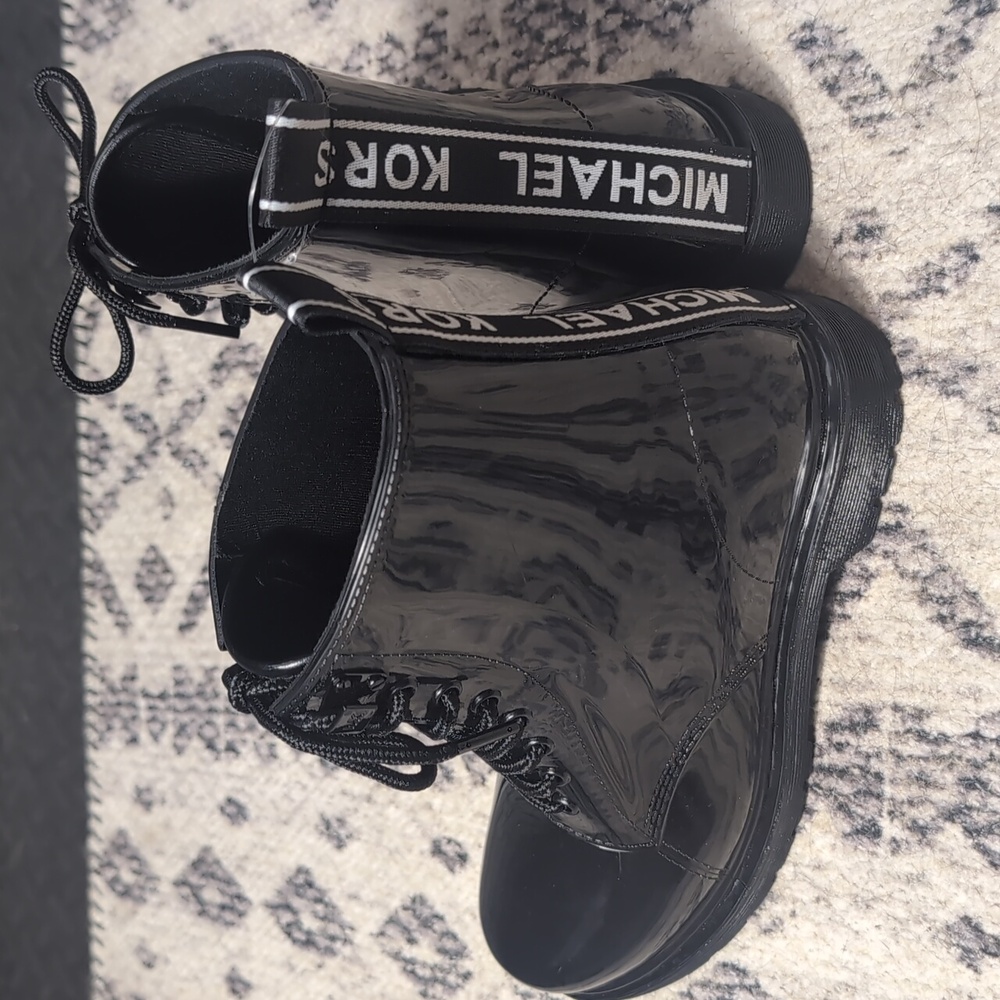 NWOT Michael Michael Kors Black Patent Tavie Rain Boots, Sz.7.